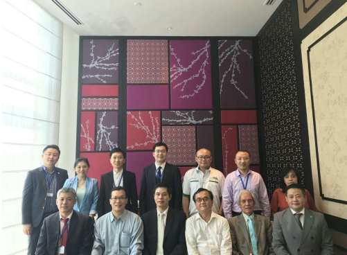 仟億達(dá)董事長鄭兩斌(前排左三)與馬來西亞生物協(xié)會合影 仟億達(dá)董事長鄭兩斌(前排左三)與馬來西亞生物協(xié)會合影